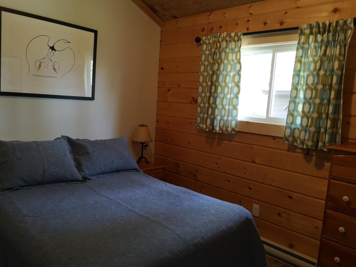 The Pines Cottage Resort Oxtongue Lake Exterior photo