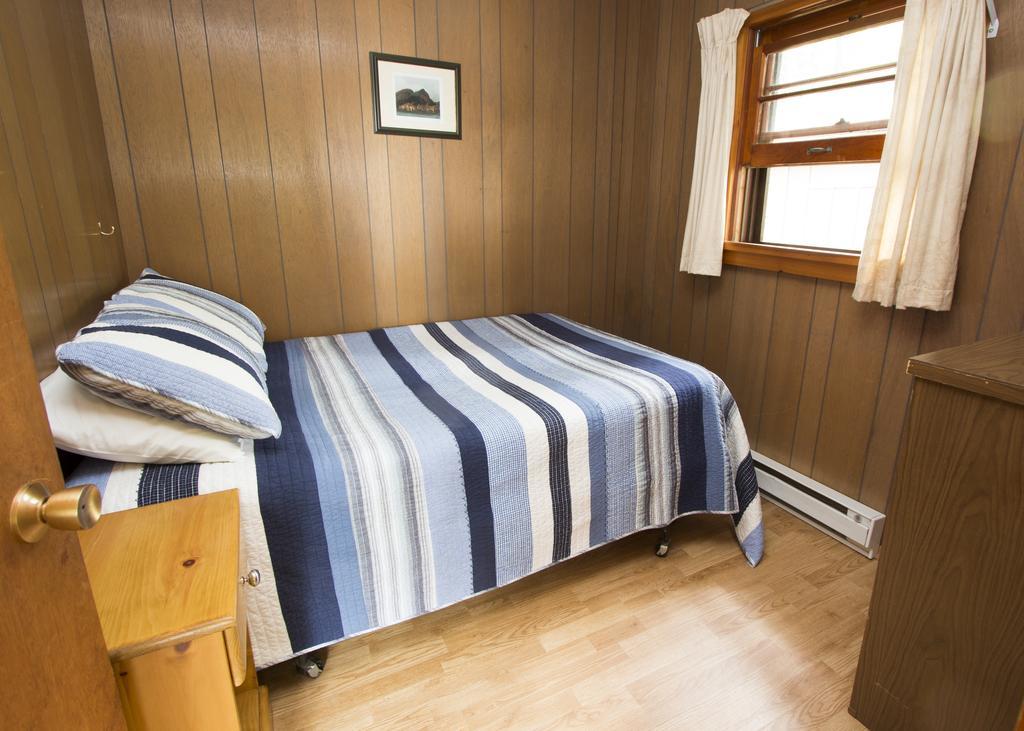 The Pines Cottage Resort Oxtongue Lake Exterior photo