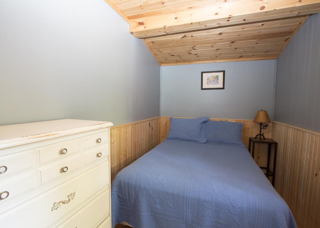 The Pines Cottage Resort Oxtongue Lake Exterior photo