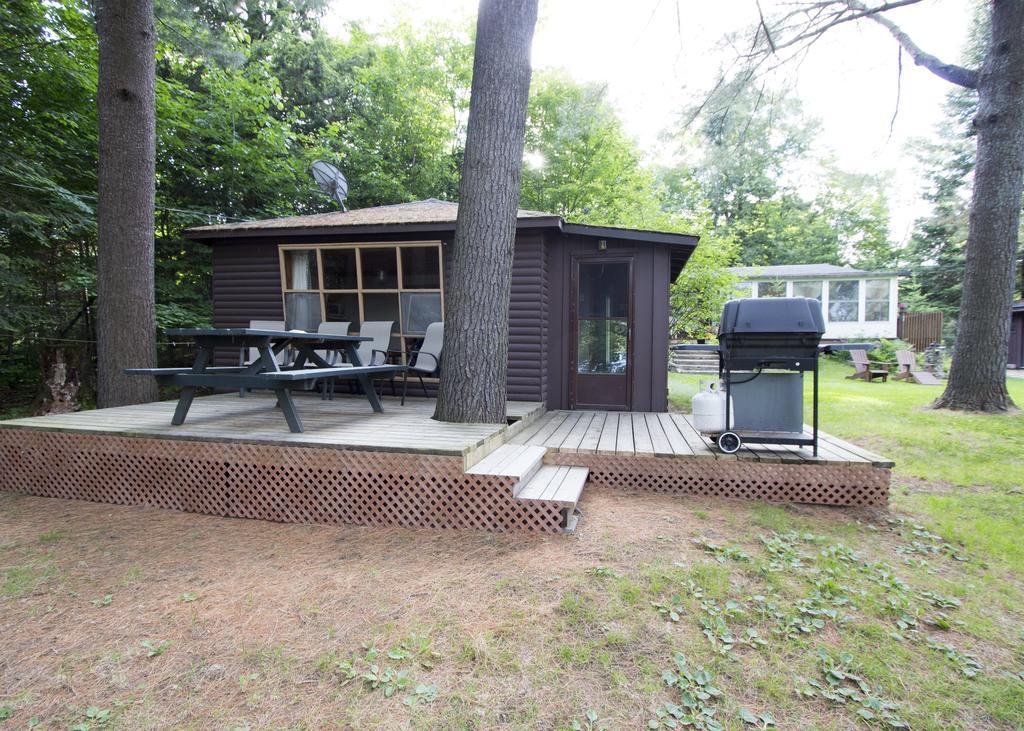 The Pines Cottage Resort Oxtongue Lake Exterior photo