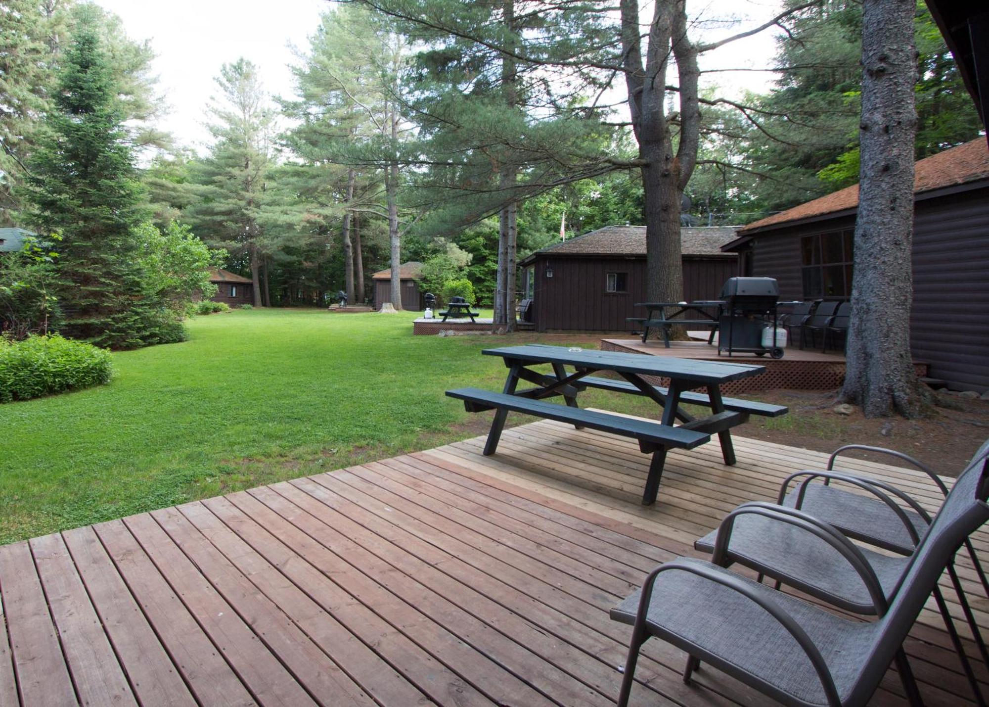 The Pines Cottage Resort Oxtongue Lake Exterior photo
