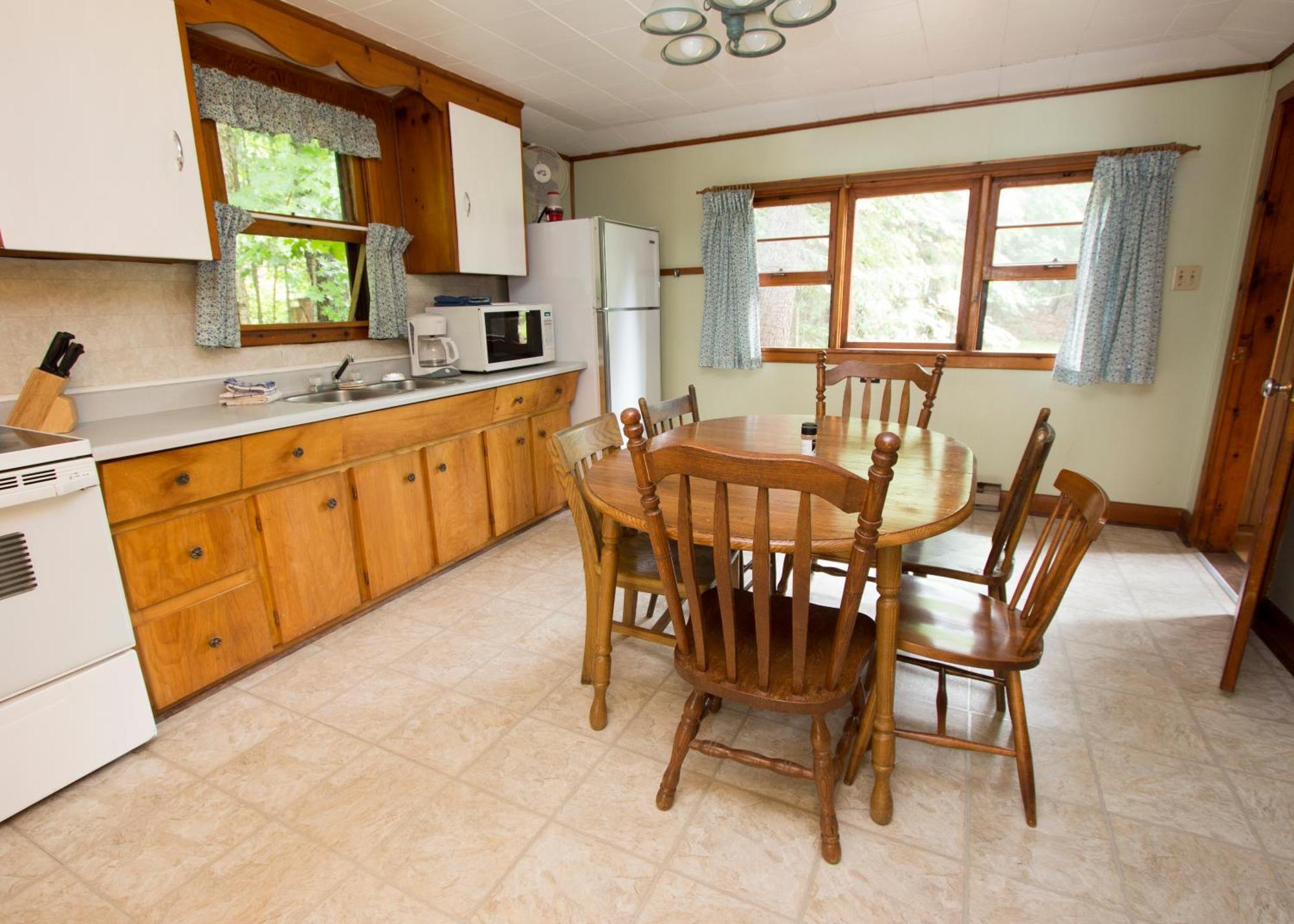 The Pines Cottage Resort Oxtongue Lake Exterior photo